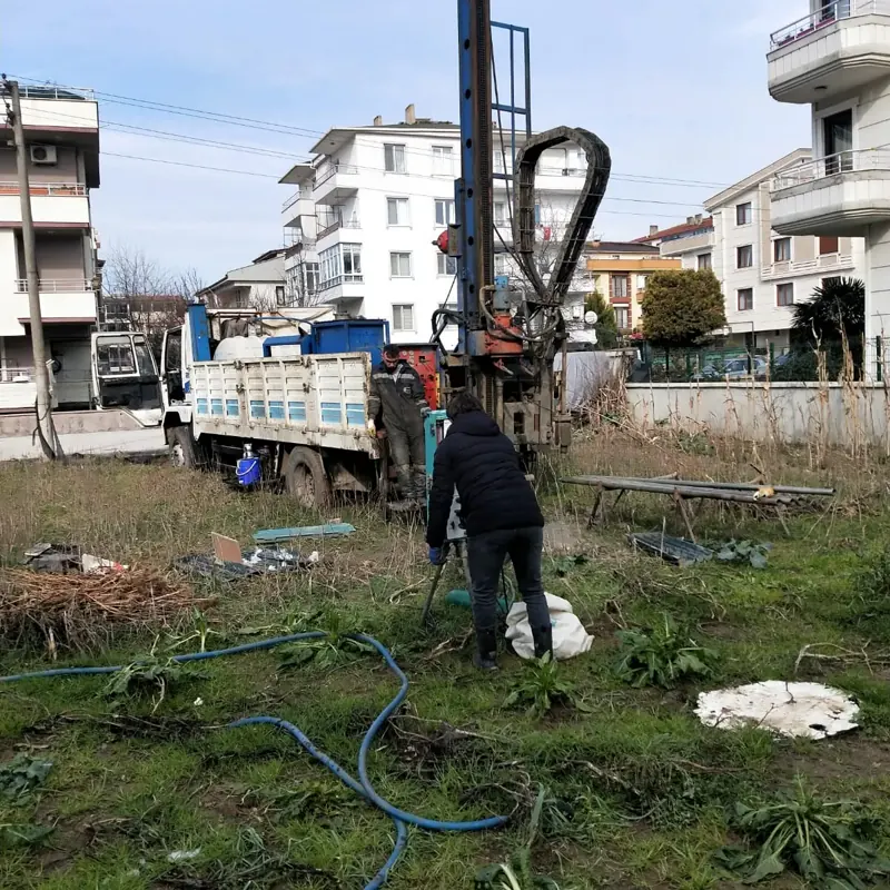 Yerleşim içi parselde presiyometre deneyi için kuyu başında çalışma